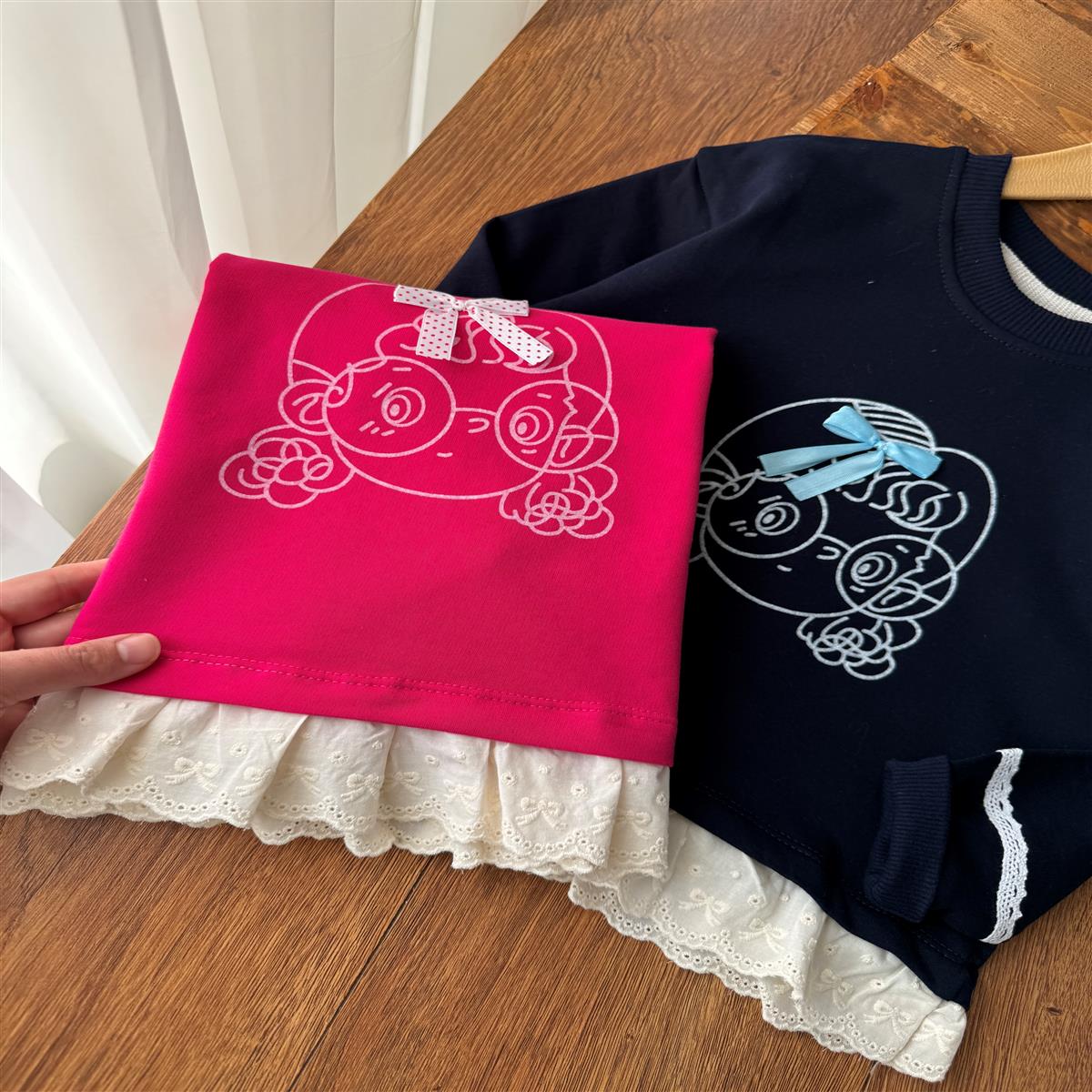 دختر عینکی