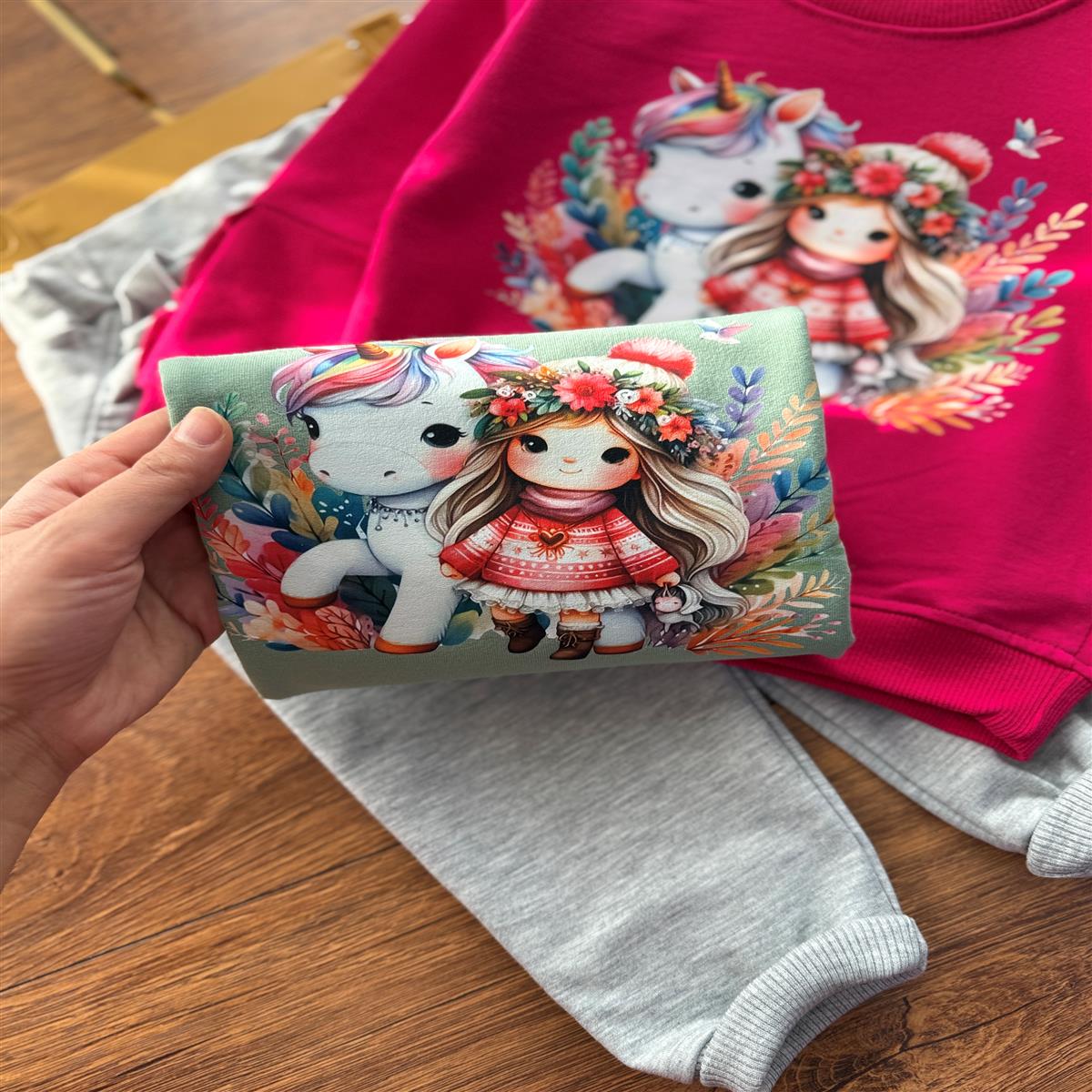 دخترک و یونیکورن 