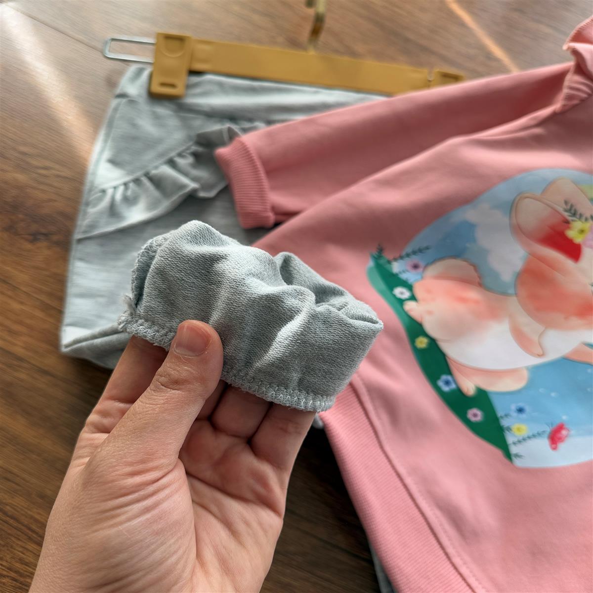 خرگوش و گنجشک 